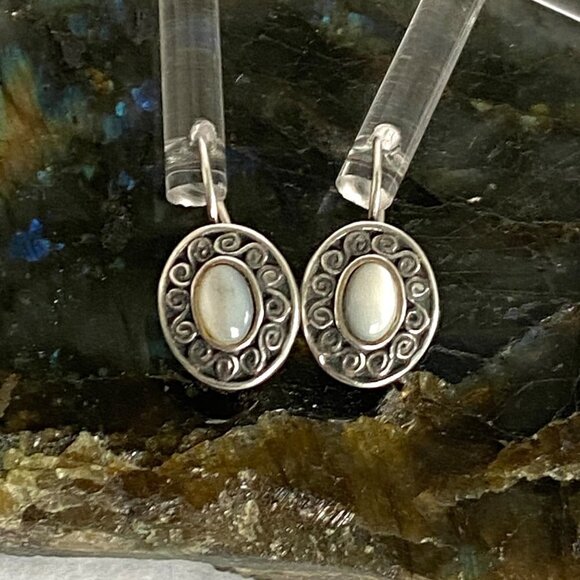 Sterling Silver 925 Dainty Oval White Mother Of Pearl Dangle Earrings - Picture 16 of 16